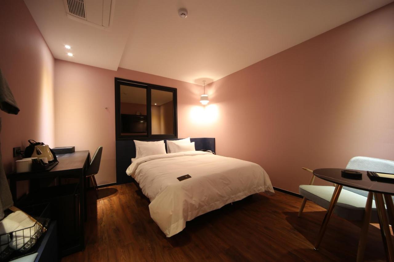 Hotel French Code Myeongji Пусан Экстерьер фото
