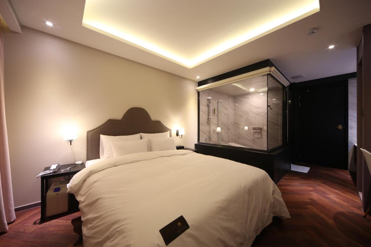 Hotel French Code Myeongji Пусан Экстерьер фото