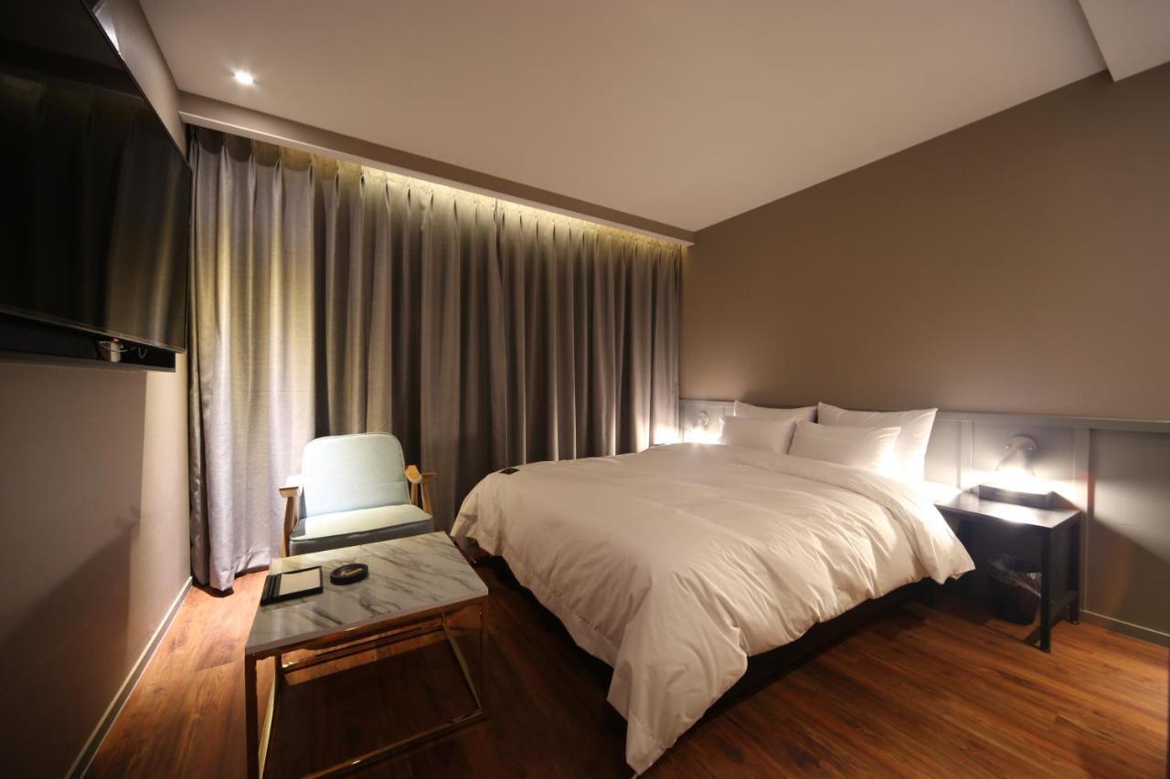 Hotel French Code Myeongji Пусан Экстерьер фото