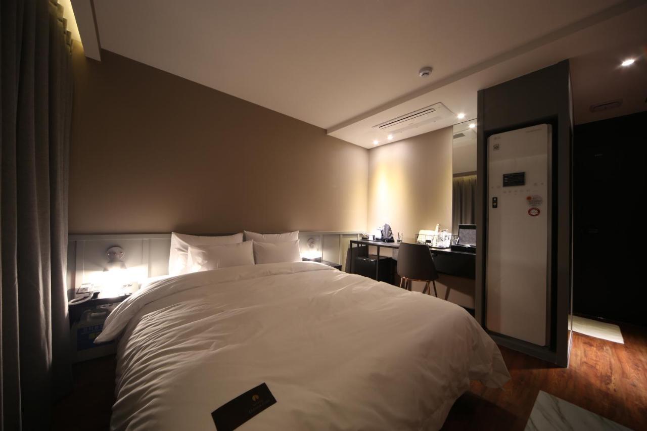 Hotel French Code Myeongji Пусан Экстерьер фото