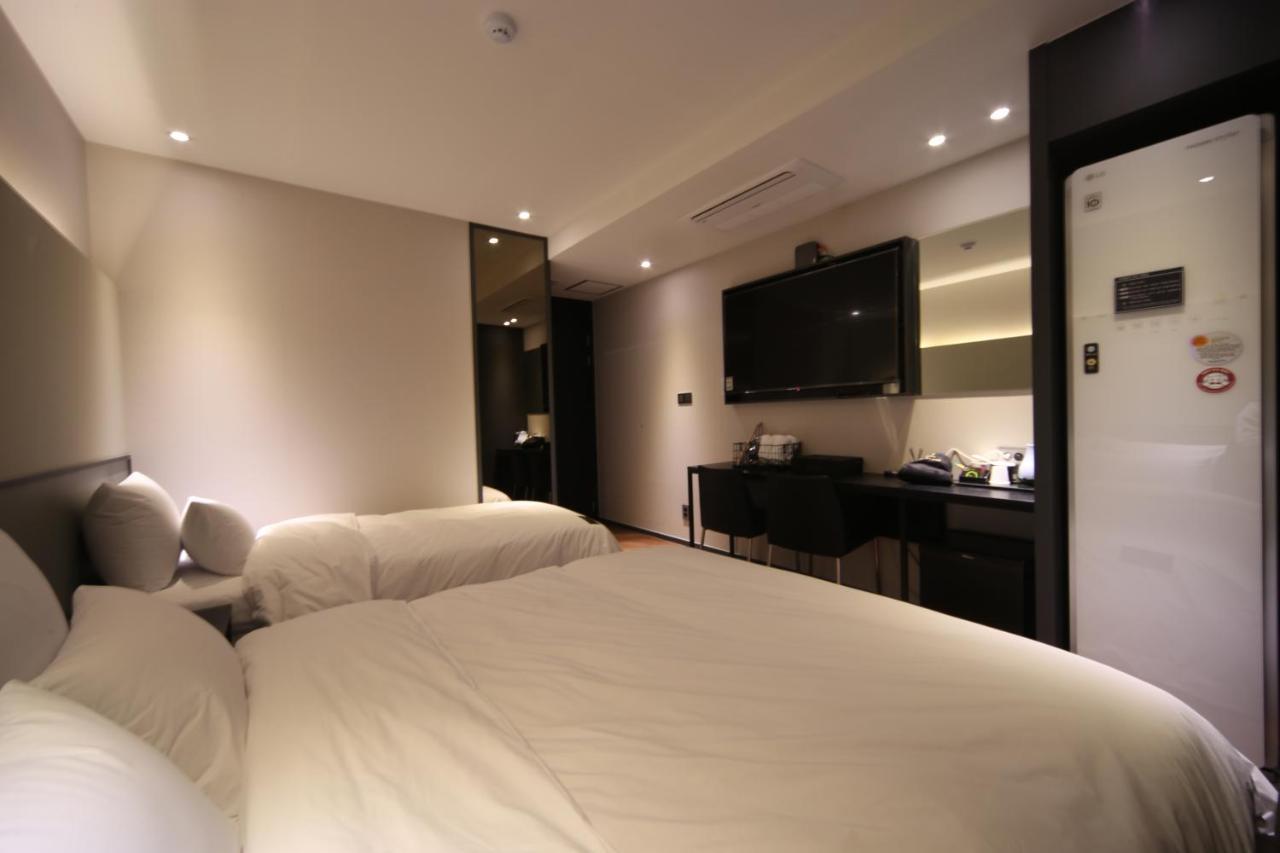 Hotel French Code Myeongji Пусан Экстерьер фото