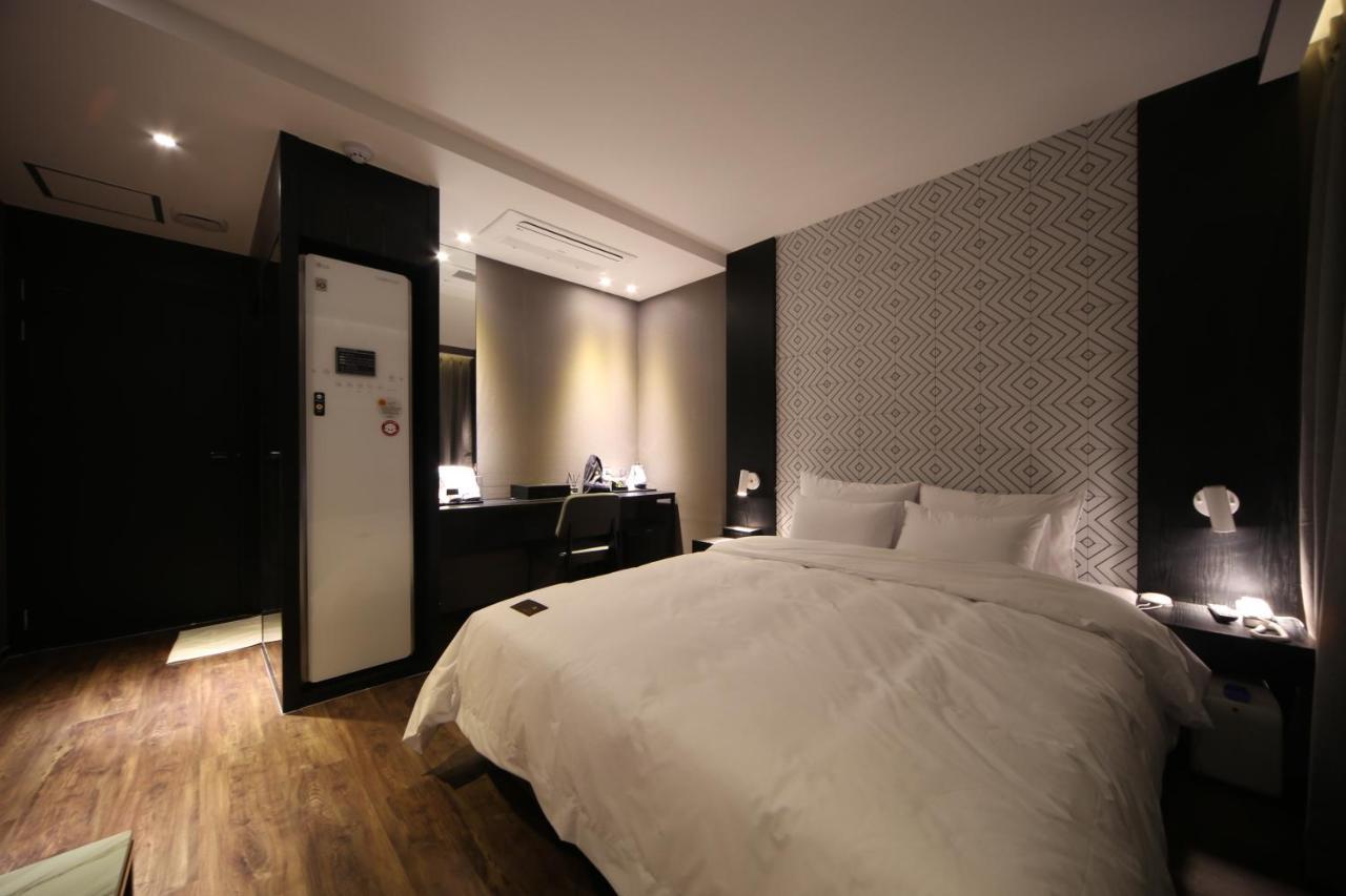 Hotel French Code Myeongji Пусан Экстерьер фото